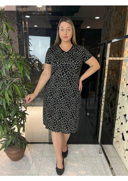 Siyah-Beyaz Desenli Kadın Büyük Beden Örme Elbise Bge53
