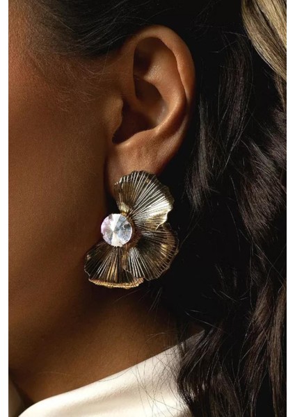 Yarım Çiçek Modelli Zarif Gold Kadın Çivi Küpe fiyatları