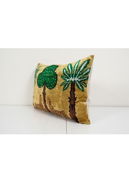 Gold Renkli Hayvan Motifli Kadife Ikat Yastık Kılıfı modelleri