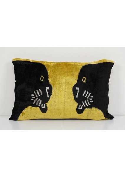 Sarı Renkli Hayvan Motifli Kadife Ikat Yastık Kılıfı