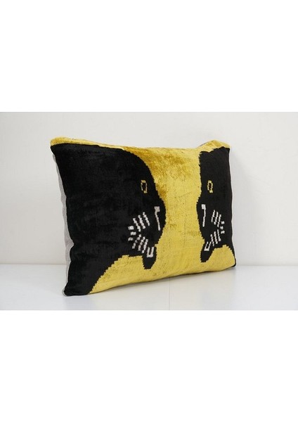 Sarı Renkli Hayvan Motifli Kadife Ikat Yastık Kılıfı fiyatları