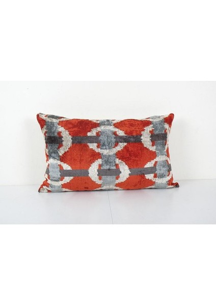 Kırmızı Renkli Geometric Desenli Kadife Ikat Yastık Kılıfı