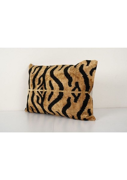 Turuncu Renkli Leopar Motifli Kadife Ikat Yastık Kılıfı modelleri