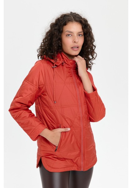 Kadın Kapüşonlu Üçgen Desenli Kısa Kapitone Mont Kiremit fırsatları