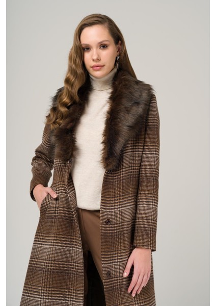 Yakası Çıkabilir Kürklü Belden Bağlamalı Ara Boy Ekose Kaban Kahve 3978 indirimleri
