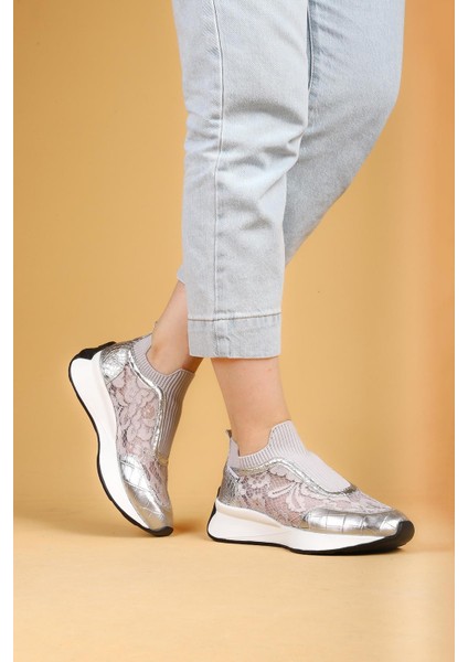 Sora Gümüş Renkli Yazlık Yürüyüş Ayakkabı