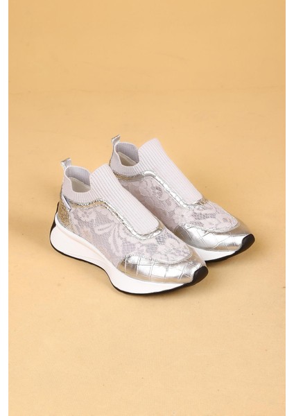 Sora Gümüş Renkli Yazlık Yürüyüş Ayakkabı fırsatları