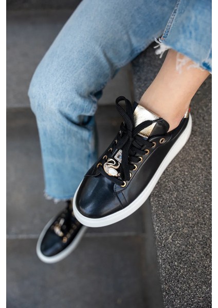 Swen Siyah 4 cm Özel Kalın Tabanlı Kuğu Detaylı Kadın Spor Ayakkabı fiyatları