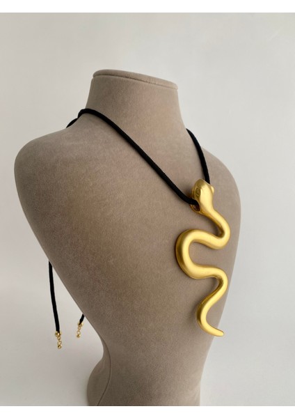 Şahmaran Büyük Boy Ipli Tasarım Kolye fiyatları