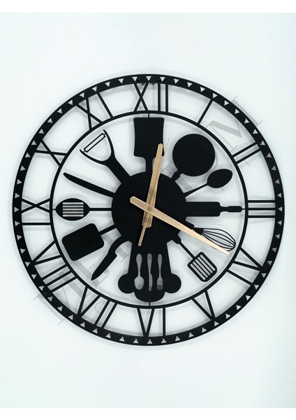 Modern siyah metal duvar saati, mutfak temalı, 45x45 cm boyut.