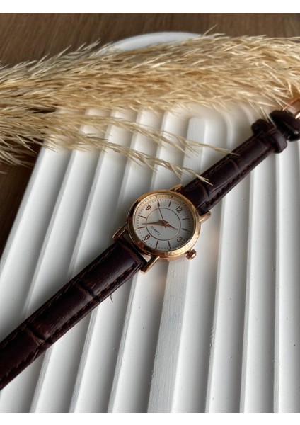 Bs Stıll Vintage Kadın Kol Saati Retro Quartz Deri Kordon 1 Adet fiyatları