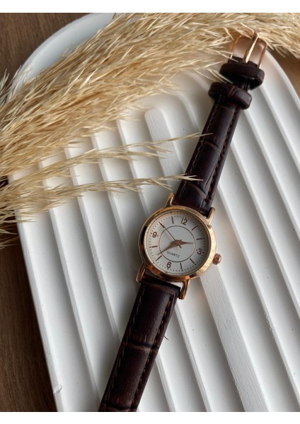 Bs Stıll Vintage Kadın Kol Saati Retro Quartz Deri Kordon 1 Adet modelleri