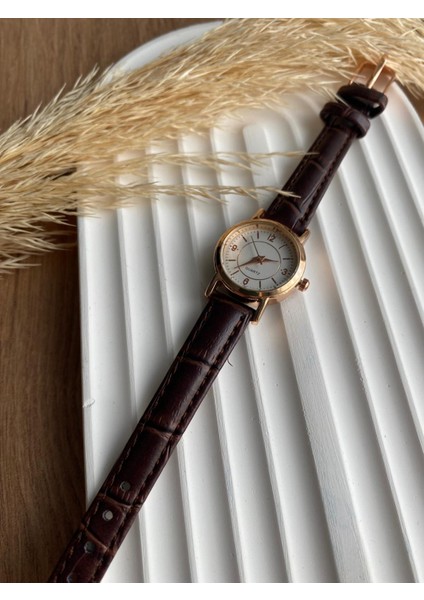 Bs Stıll Vintage Kadın Kol Saati Retro Quartz Deri Kordon 1 Adet fırsatları