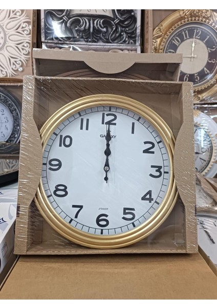 Modern sarı duvar saati 25x25 cm, şık ve fonksiyonel tasarım