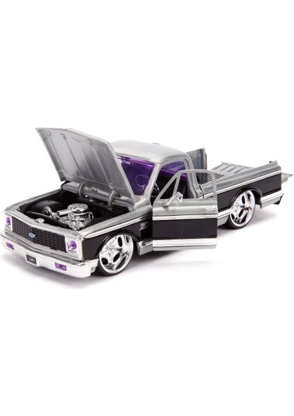 Toys 1972 Chevy Cheyenne Bigtime Kustoms 1:24 Ölçek Metal Döküm Model Araba fiyatları