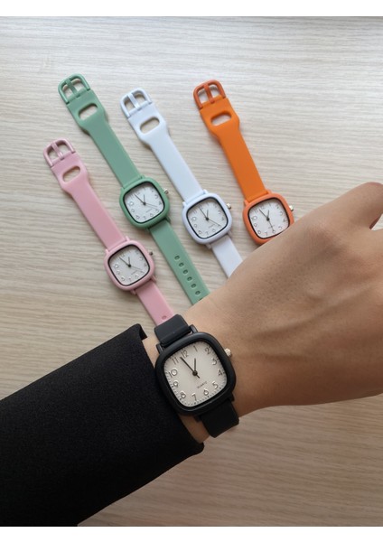 Retro Minimal Vintage Deri Kordon Kadın Kol Saati Silikon Model fırsatları