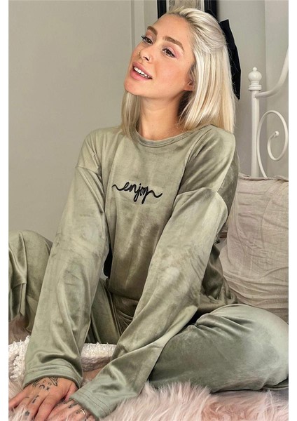 Yeşil Enjoy Desenli Exclusive Kadife Kadın Pijama Takımı
