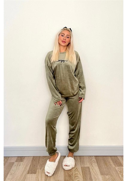 Yeşil Enjoy Desenli Exclusive Kadife Kadın Pijama Takımı indirimleri