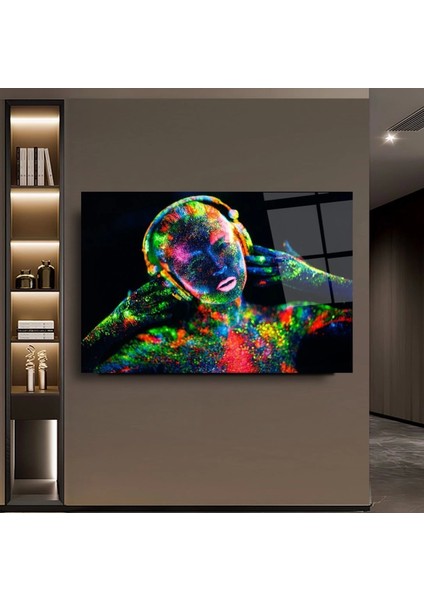 Teknoo- Müzik Dinleyen Kadın Cam Tablo
