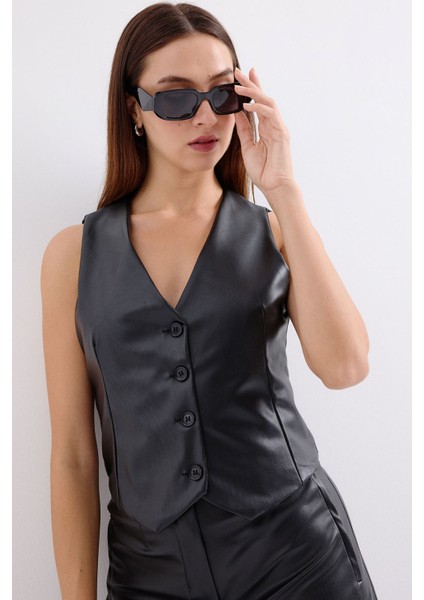 6799 Kısa Suni Deri Yelek - Siyah