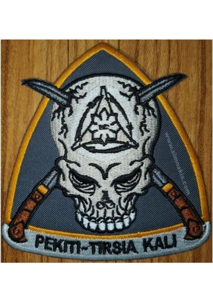 Pekıtı Tırsıa Kalı Nakış Işleme Arma Patch Peç 9×9 cm