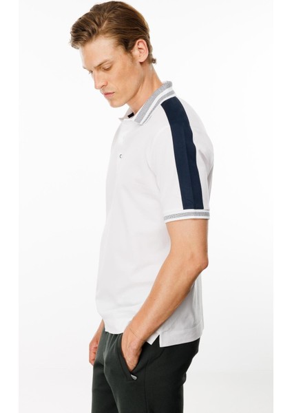 Erkek Polo Yaka Omuzu Şeritli T-Shirt Beyaz fırsatları