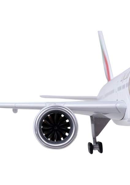 1/157 Ölçekli Emirates Boeing 777 Model Uçak