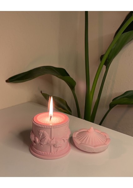 Yeyu Candles Pembe Atlı Karınca Kutulu Inci Tozlu Mum / Pink Carousel Pearl Powder Candle