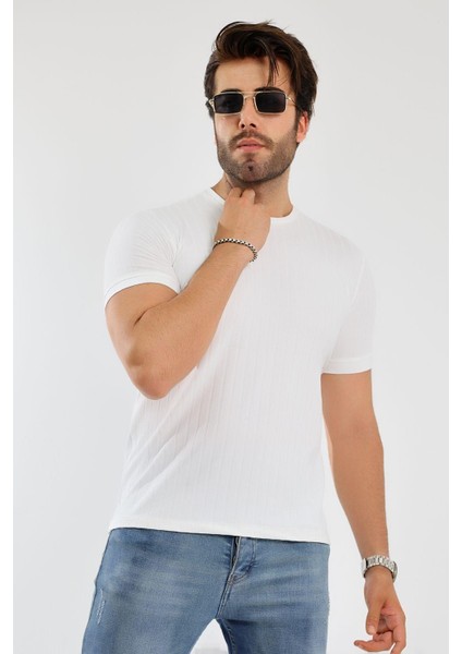 Erkek Jakarlı Çizgi Kabartmalı T-Shirt