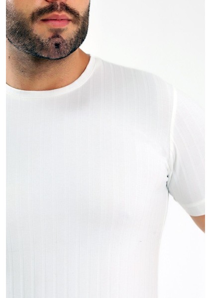 Erkek Jakarlı Çizgi Kabartmalı T-Shirt