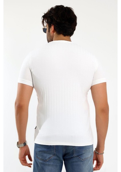 Erkek Jakarlı Çizgi Kabartmalı T-Shirt