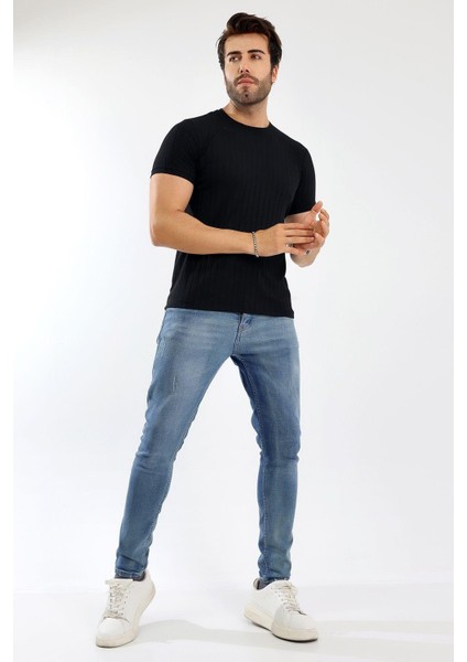 Erkek Jakarlı Çizgi Kabartmalı T-Shirt