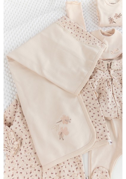 Çiçek Desenli 10'Lu Kız Bebek Hastane Çıkışı Bebek Takımı indirimleri