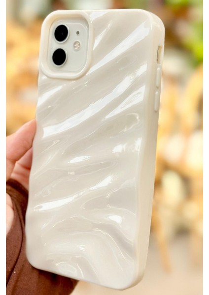 iPhone 11 Kamera Çıkıntılı Lüks 3 Boyutlu Su Dalgalanma Desenli Parlak Silikon Wavy Kılıf