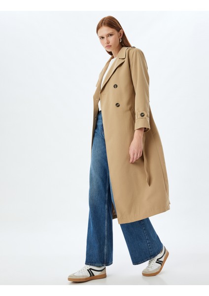 Trençkot Kruvaze Ters Yaka Cepli Kuşak Detaylı Düğmeli