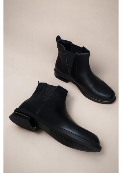 Kadın Deri Siyah Chelsea Bot - Rahat ve Şık Günlük Kışlık Lastikli Bilekte Bot K.177-001