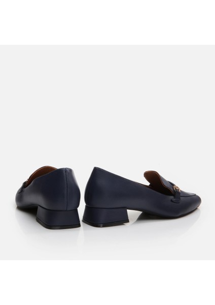 01AYH290820A680 Deri Lacivert Kadın Loafer