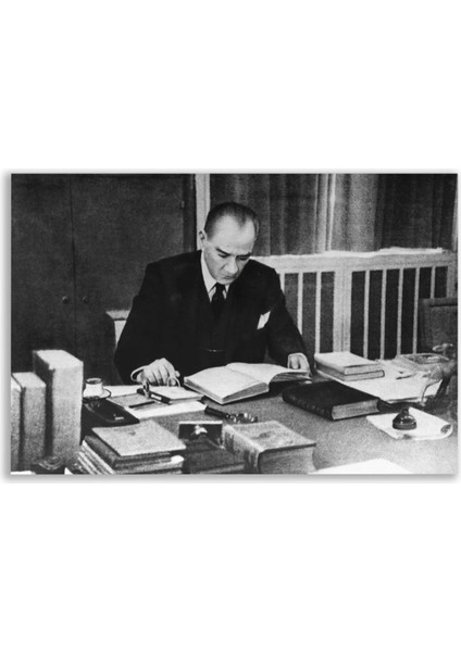 Mustafa Kemal Atatürk Çalışırken Portre Tablosu - ATC115