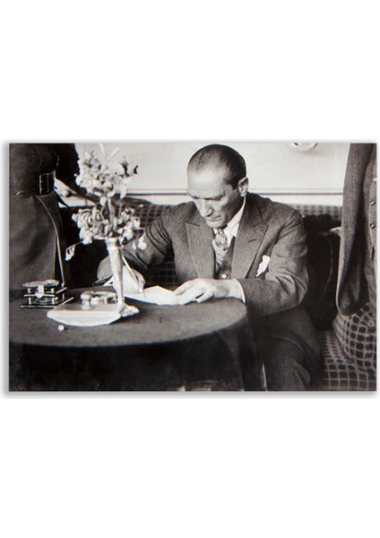 Mustafa Kemal Atatürk Yazı Yazarken Portre Tablosu - ATC125