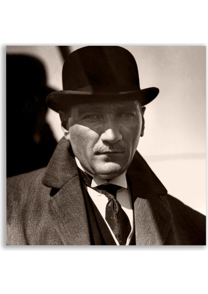 Mustafa Kemal Atatürk Kadıköy Vapurunda Portre Tablosu - ATC132