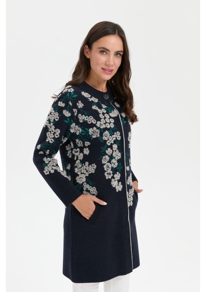 Kadın Dik Yaka Çiçekli Uzun Yün Kaban K.lacivert modelleri
