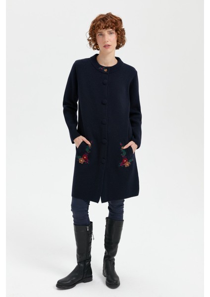 Kadın Dik Yaka Cebi Işlemeli Uzun Yün Kaban K.lacivert