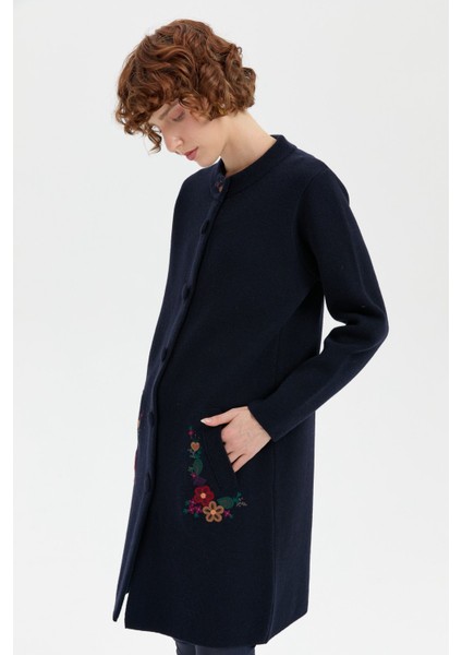 Kadın Dik Yaka Cebi Işlemeli Uzun Yün Kaban K.lacivert fiyatları