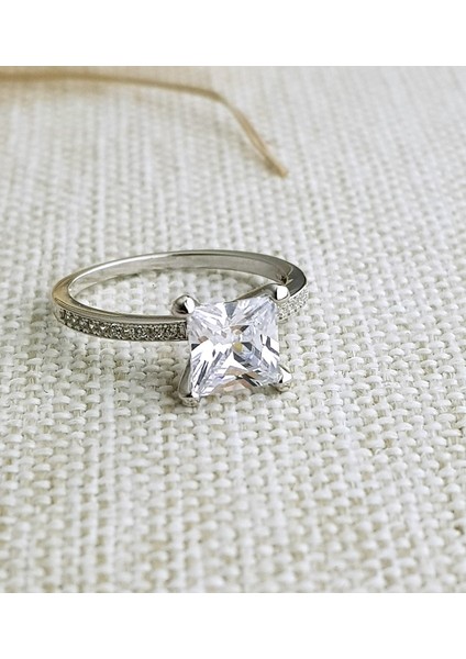 Kare Gümüş Tektaş Yüzük