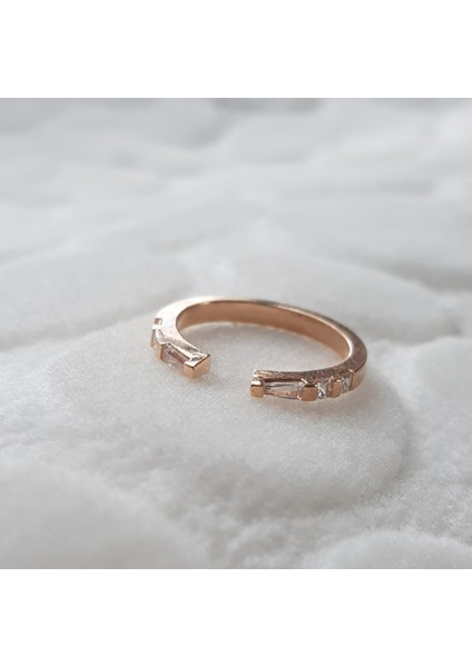 Baget Taşlı Tasarım Gümüş Yüzük