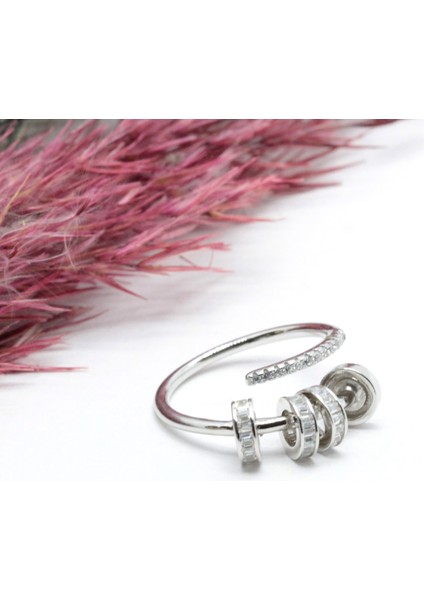 Taşlı Vida Gümüş Yüzük