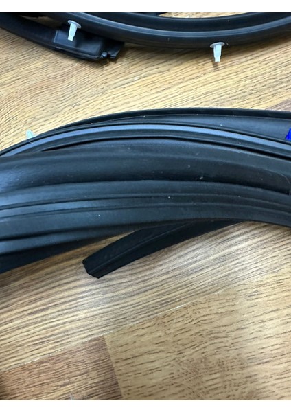 Toyota Corolla Ae111 Kapıya Gelen Fitil 4 Kapı Set 1998-2001
