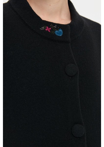 Kadın Dik Yaka Cebi Işlemeli Uzun Yün Kaban Siyah modelleri