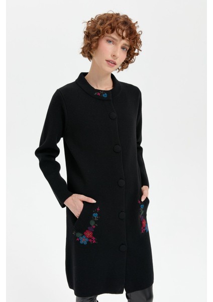 Kadın Dik Yaka Cebi Işlemeli Uzun Yün Kaban Siyah fırsatları