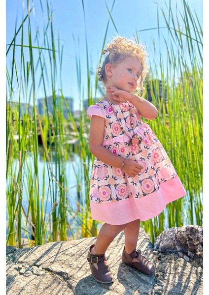 Geometrik Desenli Kolsuz Yazlık Kız Çocuk Elbise "su" Modeli fırsatları